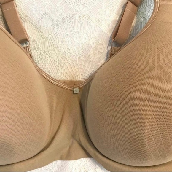NWT Breezies Tan Underwire Comfort Strap T-Shirt Bra / 44C - Picture 2 of 9
